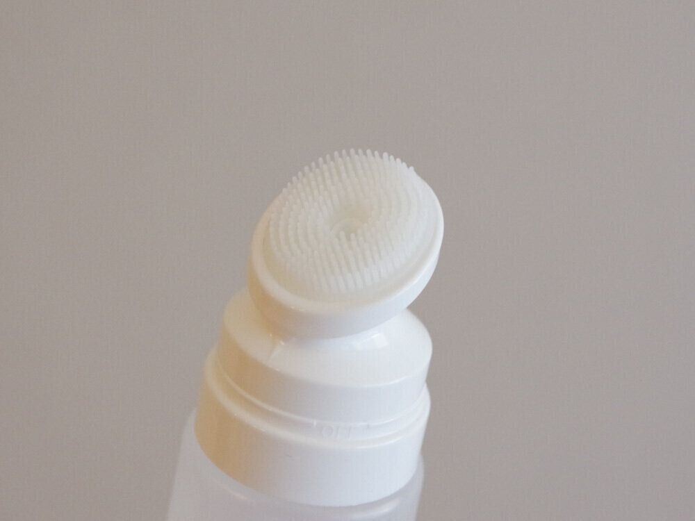 【ダイソー】話題の"詰め替え容器"知ってる？洗面所に立てて置けて旅行に持ち運びもOK！