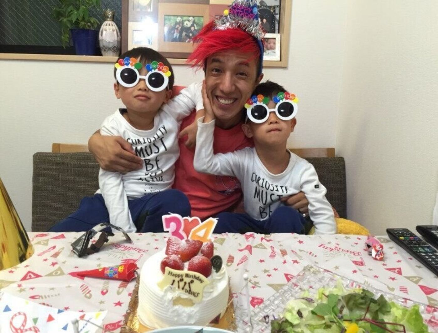 想定外の出来事すぎて思わず震えました 3児の育児に奮闘中の2700ツネさん 双子育児を振り返る たまひよ 想定外の出来事すぎて思わず震えました 3児の育児に奮闘中の2700ツネさん 双子育児を振り返る たまひよ