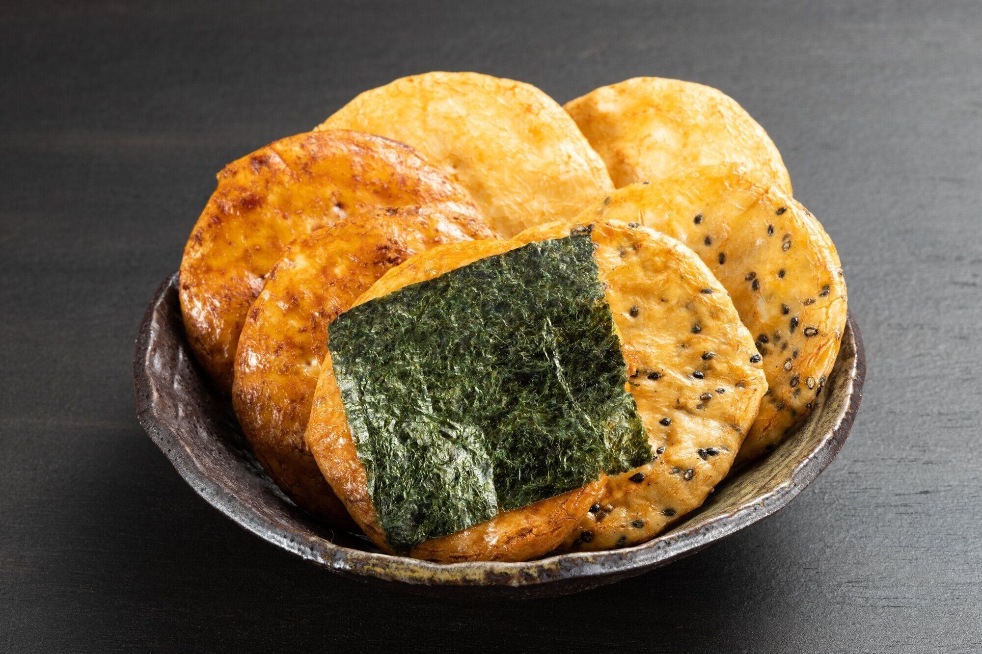 身近なライフハック！ 捨てるには忍びない湿気ったせんべいの活用術