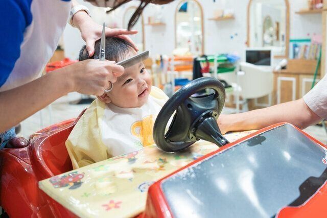 自宅？美容院？子どものヘアカット、どうしてる？