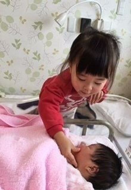 出産予定日は亡き母の誕生日 生まれた我が子を抱きながら ギフト に感謝 たまひよ 出産予定日は亡き母の誕生日 生まれた我が子を抱きながら ギフト に感謝 たまひよ