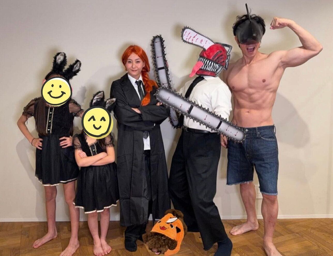 ハロウィンは家族全員で人気漫画『チェンソーマン』のキャラクターに仮装。（藤本さんのインスタグラムより）