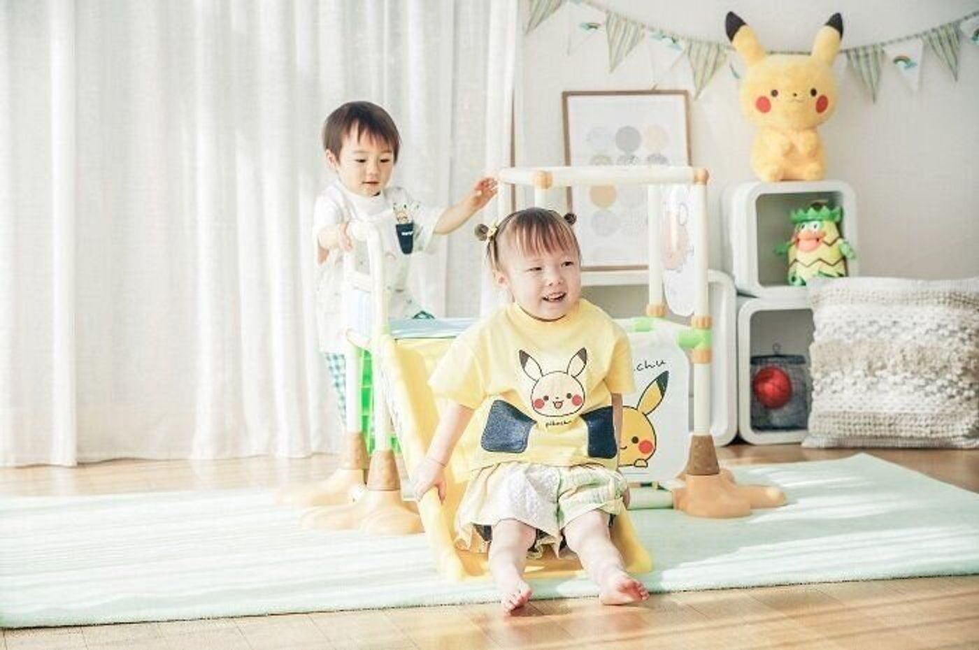 ピカチュウになったわが子がかわいすぎ お祝いにも喜ばれる ポケモンの公式ベビーグッズが超人気 たまひよ ピカチュウになったわが子がかわいすぎ お祝いにも喜ばれる ポケモンの公式ベビーグッズが超人気 たまひよ