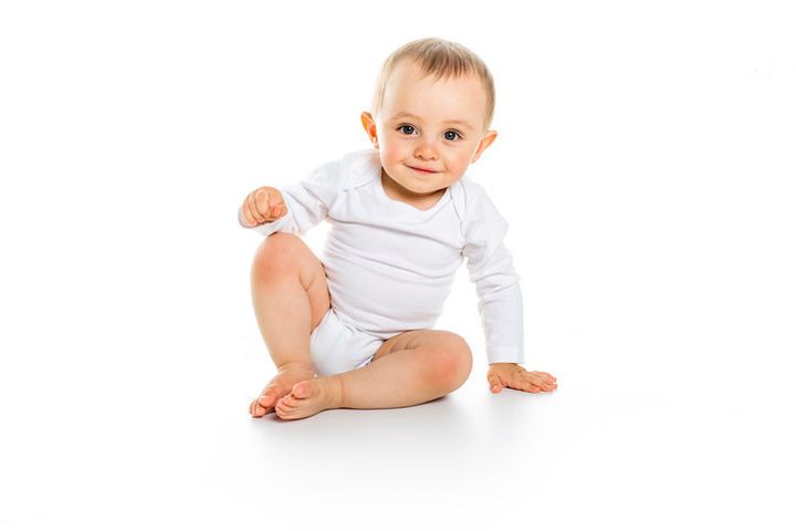 赤ちゃんのおすわりはいつから始まる しっかり座れるようになるには たまひよ 赤ちゃんのおすわりはいつから始まる しっかり座れるようになるには たまひよ
