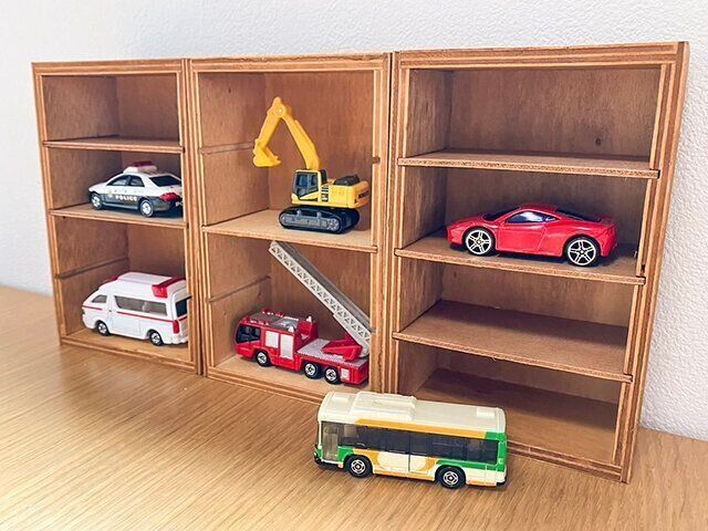 100均　3COINS おもちゃ収納　木製仕切りケース　セリア　ミニカー収納