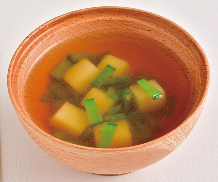 じゃがいもとさやえんどうのみそ汁 (離乳完了期 1才~1才6カ月ごろ)