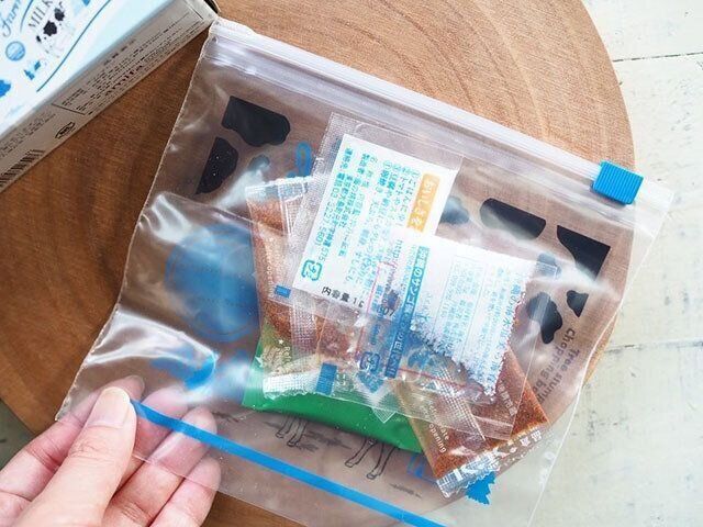 セリア「フリーザーバッグ　パッケージラベル」に使い捨て調味料や薬味を収納