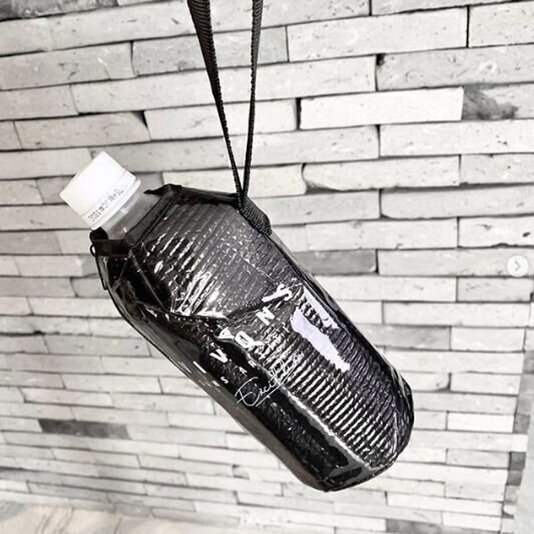 セリア 持ち歩きに便利 夏定番のボトルカバー たまひよ セリア 持ち歩きに便利 夏定番のボトルカバー たまひよ