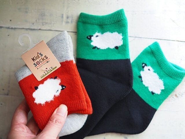 セリア　100均 オシャレ　キッズ靴下　ひつじ柄
