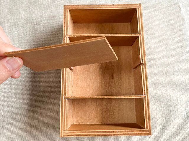 100均　3COINS おもちゃ収納　木製仕切りケース　セリア　ミニカー収納