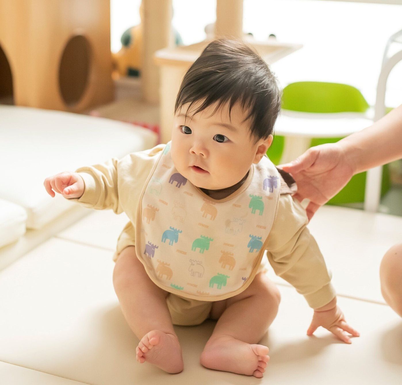 たまひよ成長日記 6カ月と10日ごろ 三井葵葉くんの成長の様子 発育 発達編 たまひよ たまひよ成長日記 6カ月と10日ごろ 三井葵葉くんの成長の様子 発育 発達編 たまひよ