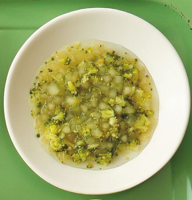 りんごとブロッコリーのとろみあん （離乳中期 7～8カ月ごろ）