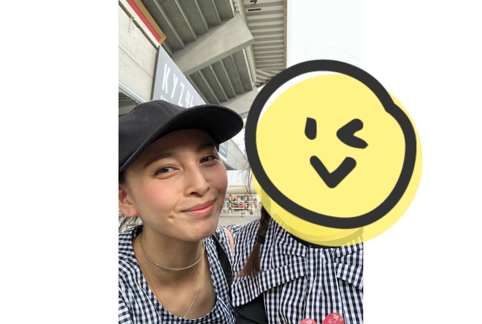 娘さんと一緒にお出かけ。おそろいの服で！