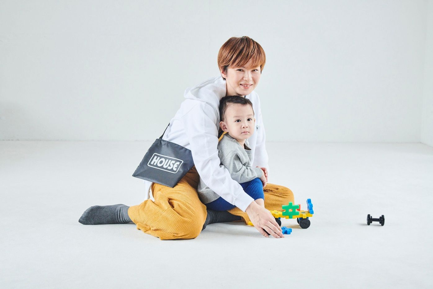 モデル 今宿麻美 子育て中のおしゃれは 動きやすさとシルエット たまひよ モデル 今宿麻美 子育て中のおしゃれは 動きやすさとシルエット たまひよ