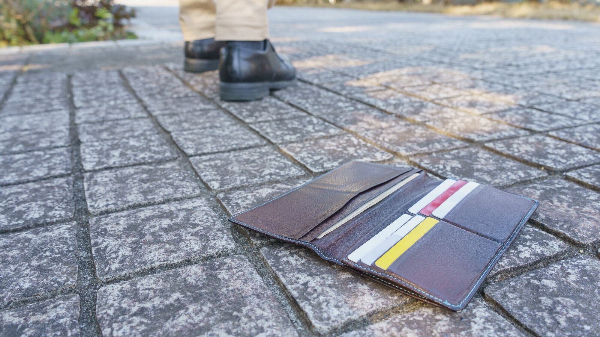 拾ったら疑われる!? 落とし物、拾いますか？