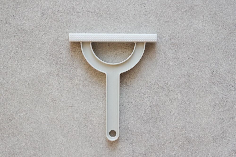 【Seria】“お気に入りの洋服、まだ着たい”にこたえる！100均で買えるバズりアイテム