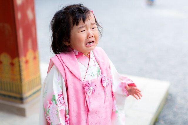 慣れない着物で子どもはグズグズ、親はぐったり…『七五三の撮影』失敗あるある