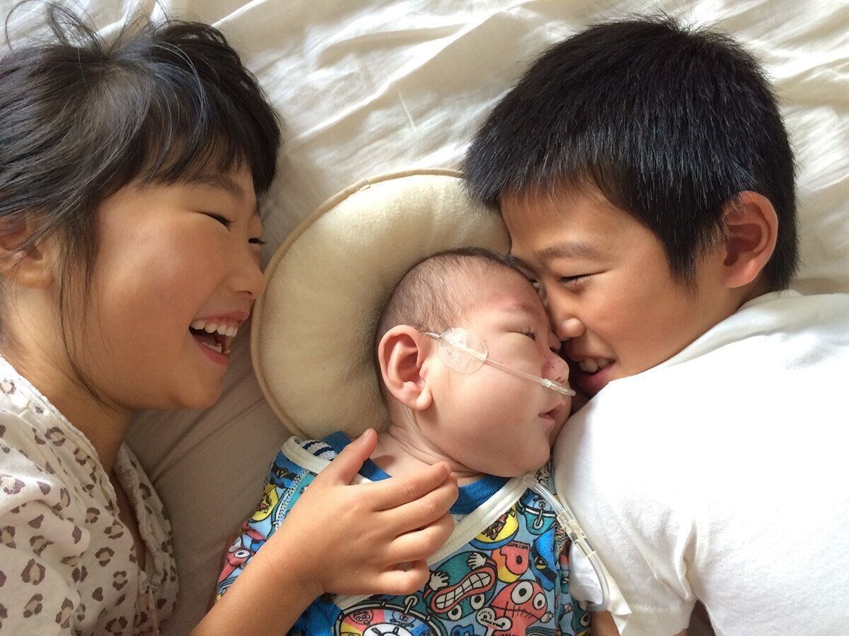 生翔くんが生後6ヶ月ごろの山崎家の3人きょうだいの様子