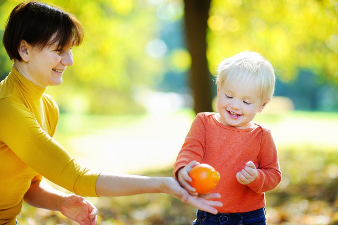 赤ちゃんの視力は 聴力は 五感はこう育つ たまひよ