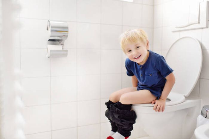 トイレでかわいい男の子