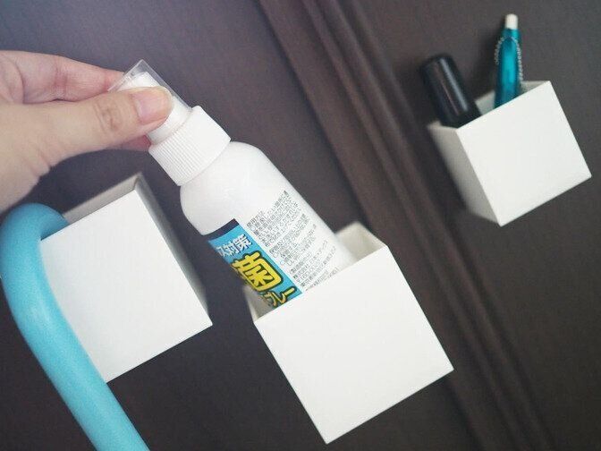 玄関のキューブポケットに除菌スプレーも収納