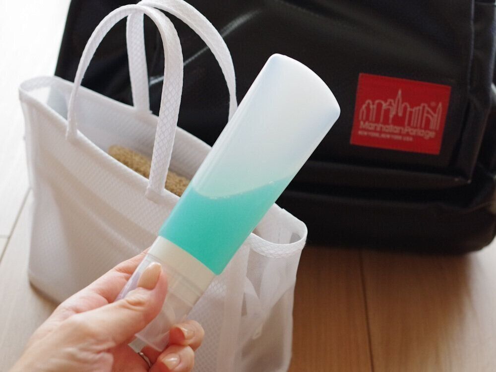 【ダイソー】話題の"詰め替え容器"知ってる？洗面所に立てて置けて旅行に持ち運びもOK！