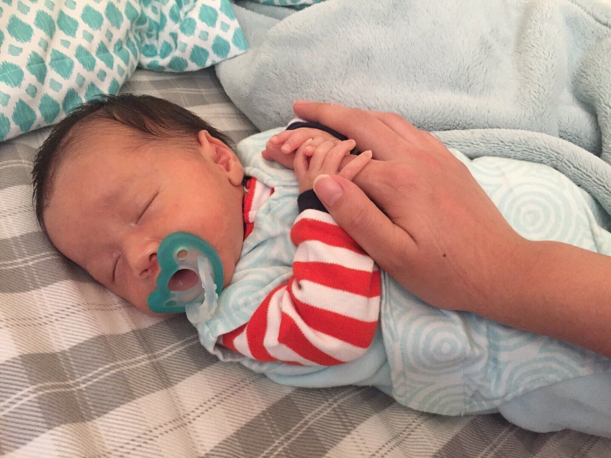 山田ローラ 私が朝まで眠れたことは まだ片手で数えるほどしかない 悪戦苦闘中の3人の子どもの寝かしつけ たまひよ