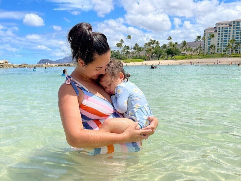 第4子妊娠中の山田ローラ 子どもの水遊び 妊娠中のママはどうする ハワイならではの生活を公開 たまひよ