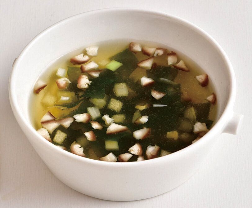 わかめと玉ねぎの中華スープ （離乳完了期 1才～1才6カ月ごろ）