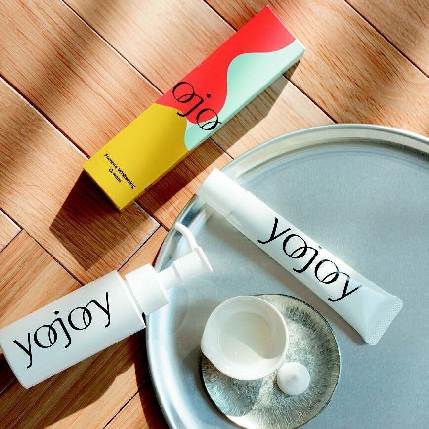 （右）ヨジョイ 薬用ホワイトニングクリーム 30g、（同左）インバスボディセラム 75mL／ワコール