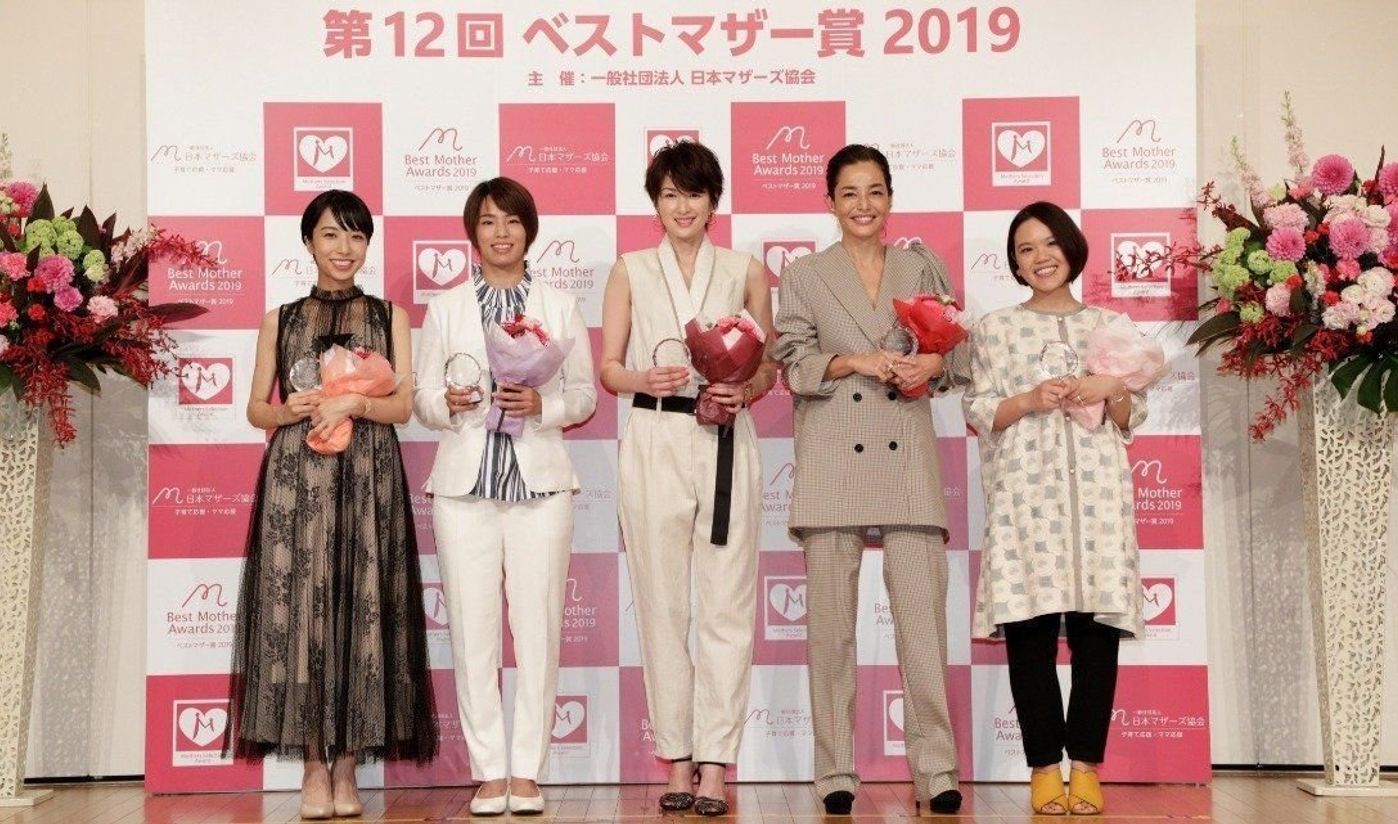 令和 最初のベストマザー賞 吉瀬美智子 梨花と並んで受賞した 元ギャルのカリスマ小脇美里のプロデュース力 たまひよ