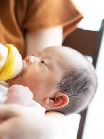 1才ごろの母乳には栄養がない ミルクだと太る 母乳 ミルクの気になるハナシ 助産師監修 たまひよ 1才ごろの母乳には栄養がない ミルクだと太る 母乳 ミルクの気になるハナシ 助産師監修 たまひよ