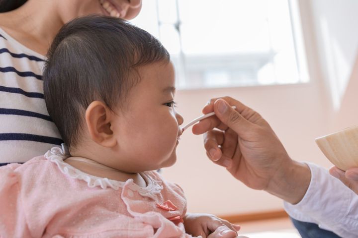 離乳食 こんなふうに食べてない ありがちな食事中のng姿勢 行動 専門家 たまひよ 離乳食 こんなふうに食べてない ありがちな食事中のng姿勢 行動 専門家 たまひよ