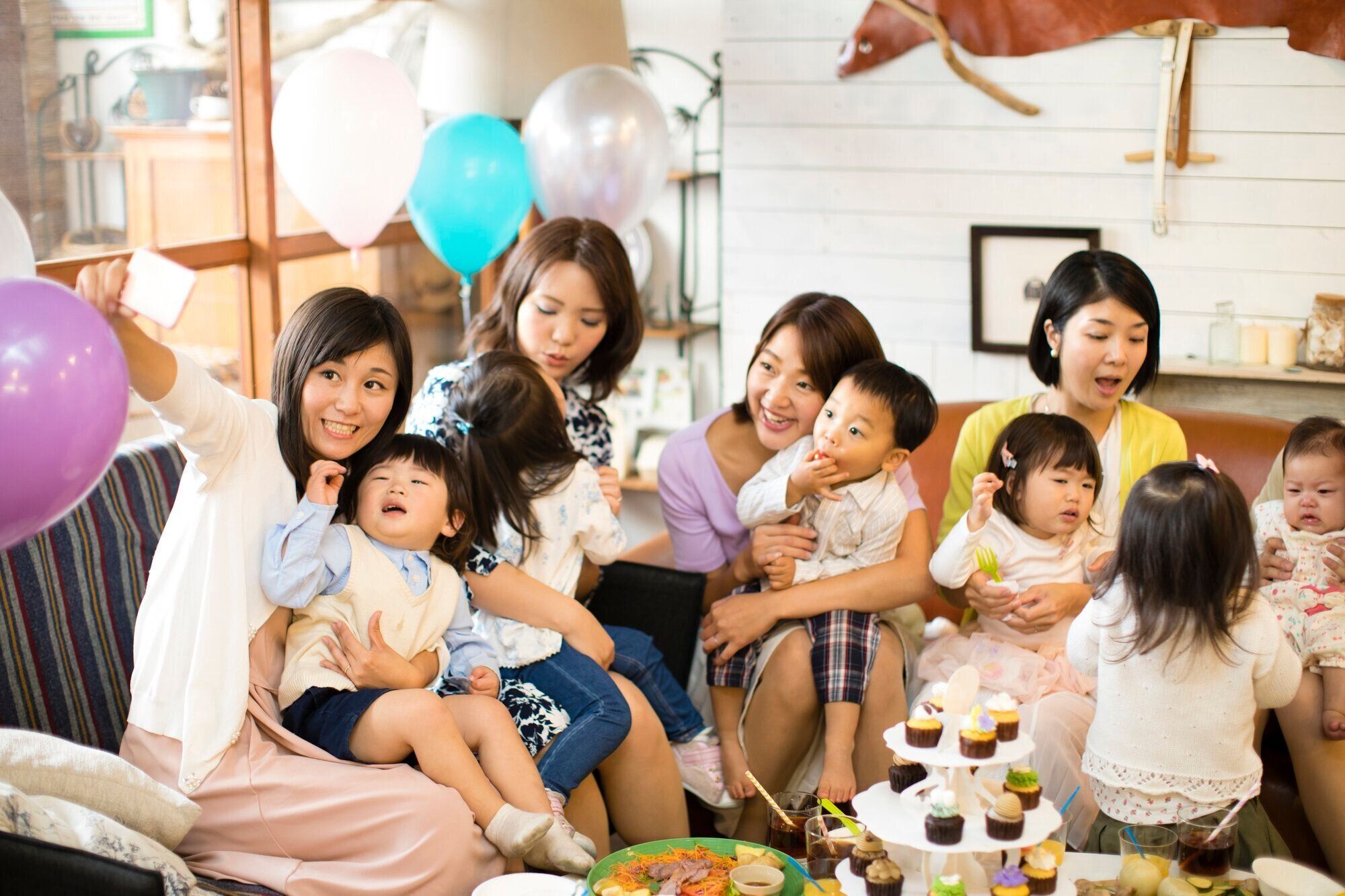 ママ友ランチでモヤモヤ… 大人の人数で割る？子どもも？【割り勘事情】
