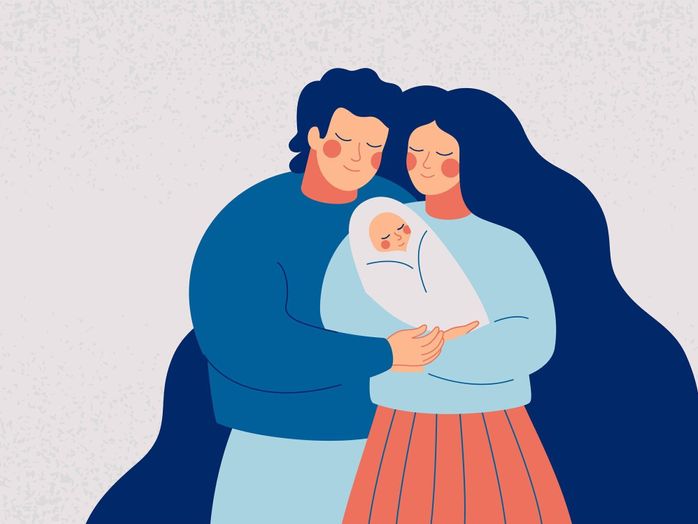 若い幸せな両親は、ケアと愛で新生児を抱き合います。