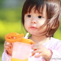 医師監修 発熱 下痢 嘔吐のときには要注意 赤ちゃんが脱水症状になる原因と脱水症状のサイン たまひよ 医師監修 発熱 下痢 嘔吐のときには要注意 赤ちゃんが脱水症状になる原因と脱水症状のサイン たまひよ