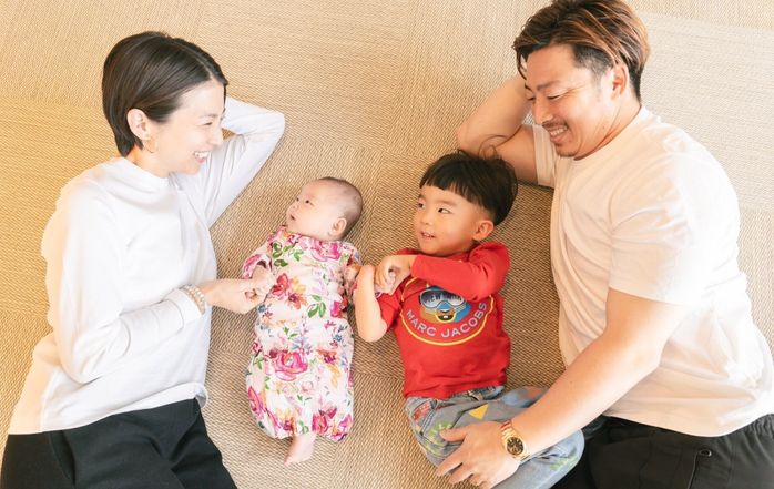美馬アンナさんとご家族の写真