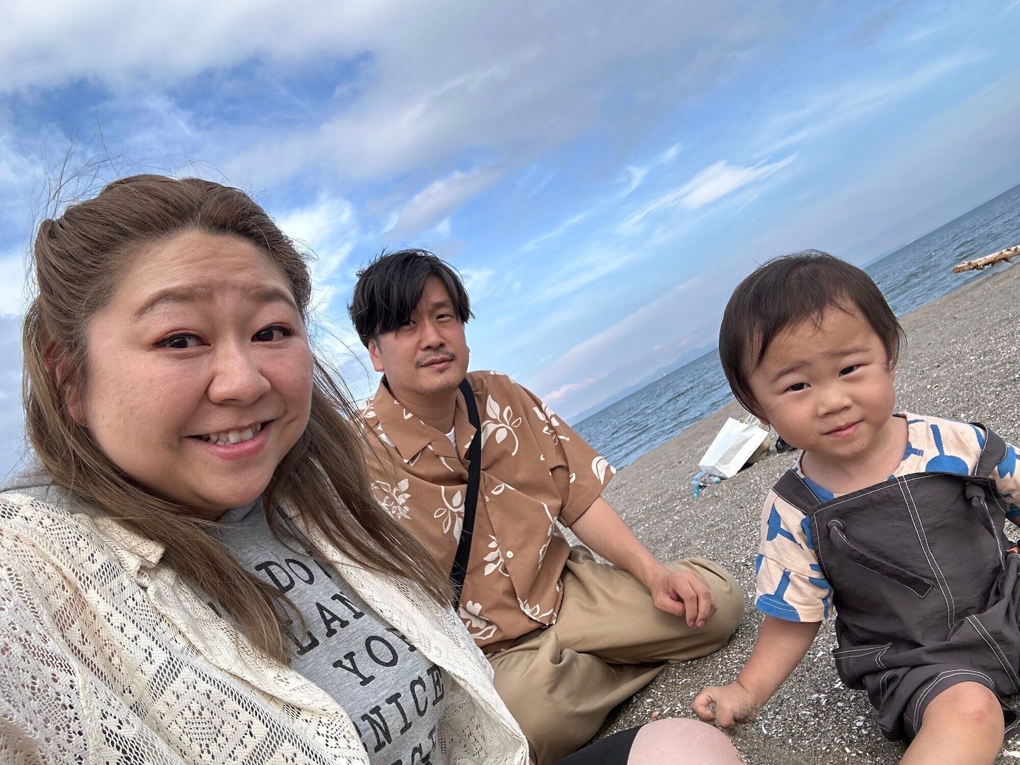 やしろ優さん、夫の野村辰二さん、やさ丸くん。