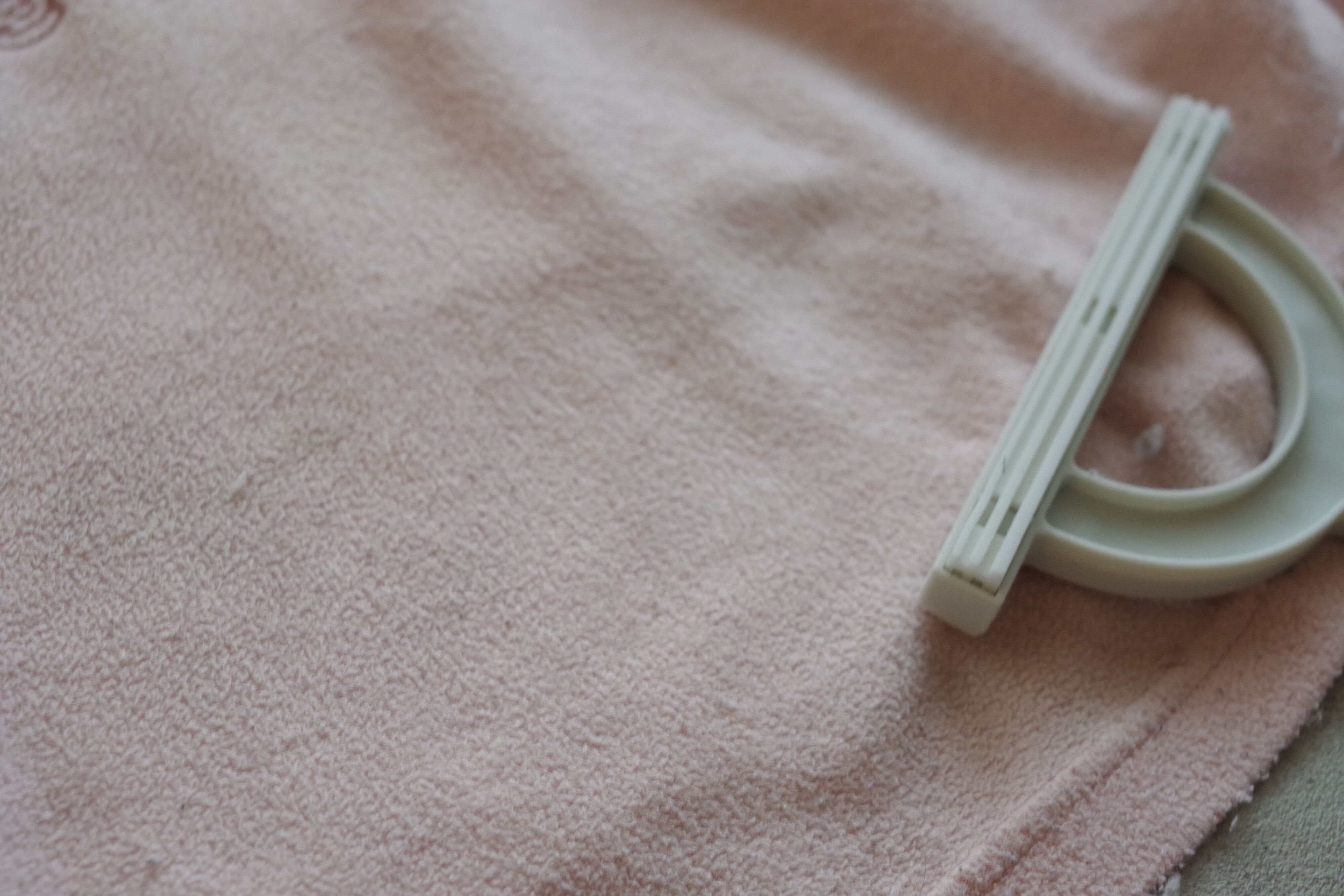 【Seria】“お気に入りの洋服、まだ着たい”にこたえる！100均で買えるバズりアイテム