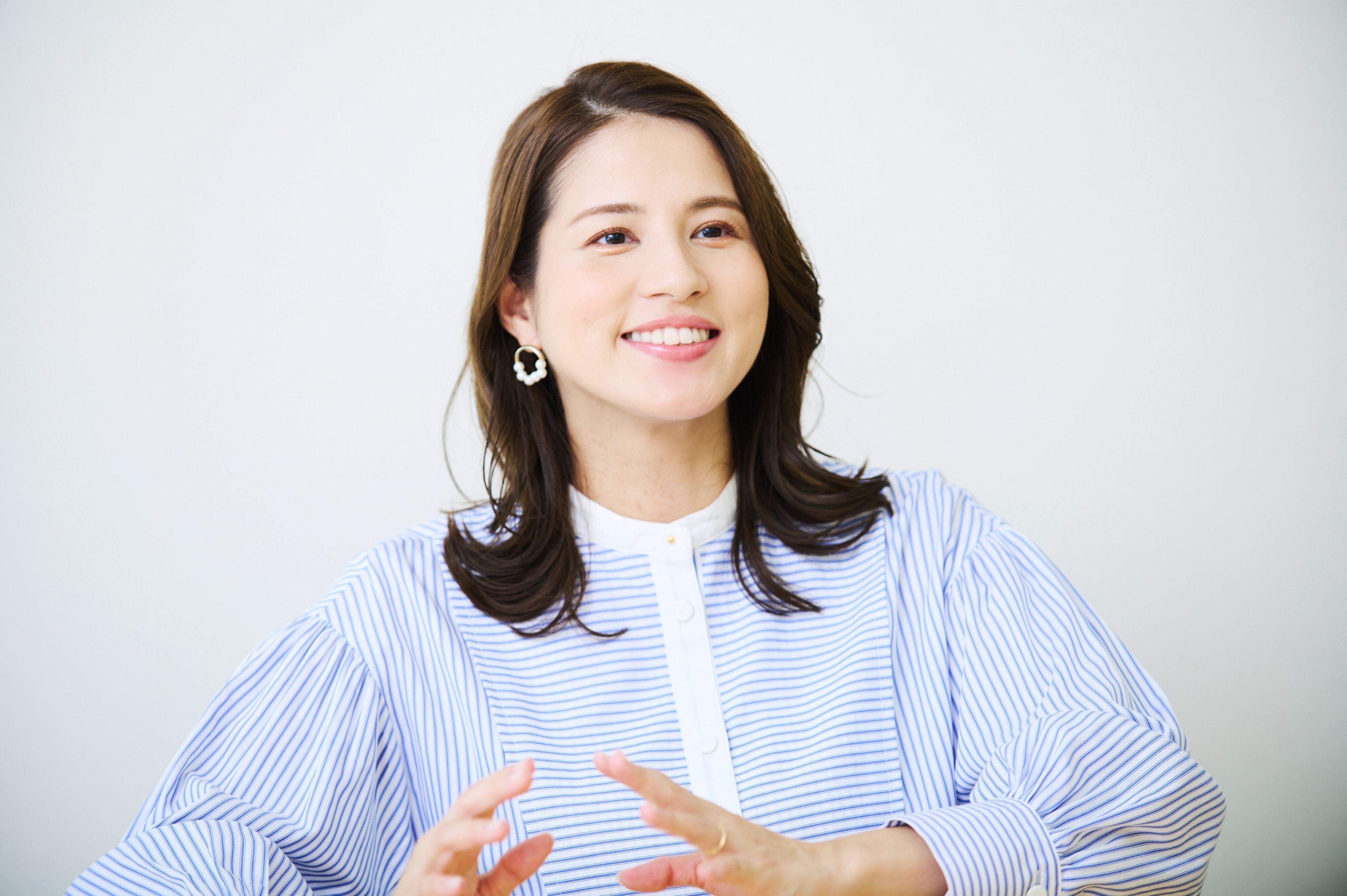 インタビューに応じる永島さん。