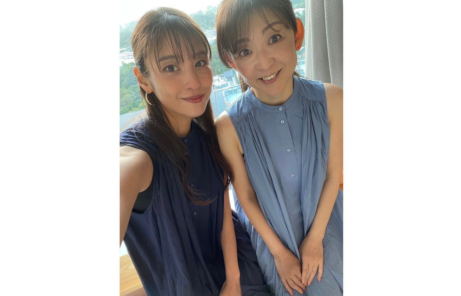 岡副さんとお母さんの写真