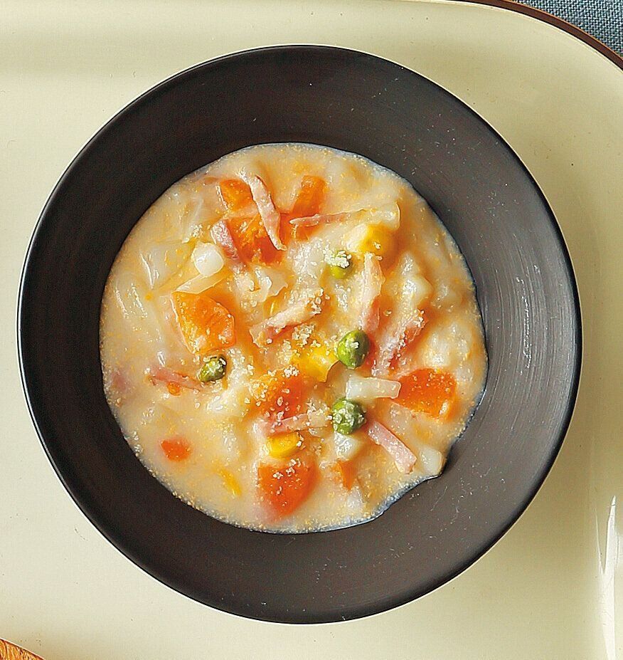 カラフル野菜のカルボナーラうどん （離乳完了期 1才～1才6カ月ごろ）