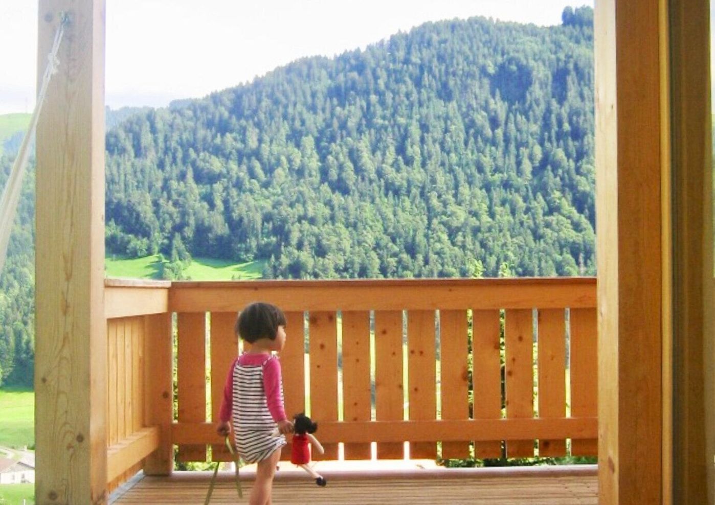 仕事と育児の両立は できて当たり前じゃない 妊活エピソードも話題のスイス在住ケイコモエナさんインタビュー たまひよ 仕事と育児の両立は できて当たり前じゃない 妊活エピソードも話題のスイス在住ケイコモエナさんインタビュー たまひよ