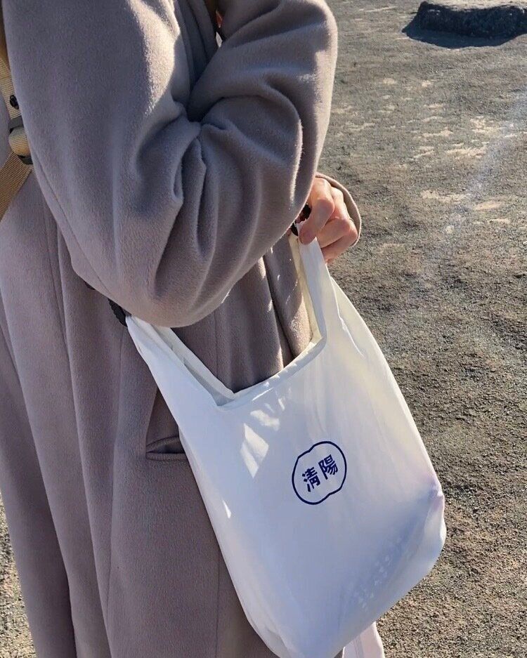 【3COINS】知ってる？ 両手が開く最新「バッグ吊下げアイテム」