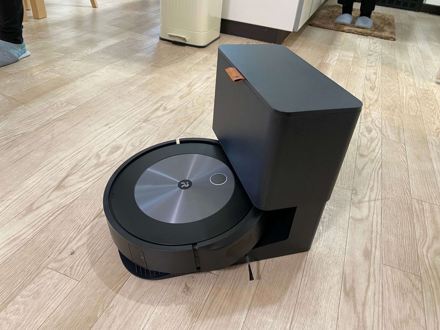 散らかっててもokペットの糞もよけてくれるルンバが登場 シリーズ史上最高頭脳の実力やいかに 家電女優 奈津子のガチレビュー たまひよ 散らかっててもokペットの糞もよけてくれるルンバが登場 シリーズ史上最高頭脳の実力やいかに 家電女優 奈津子のガチレビュー たまひよ