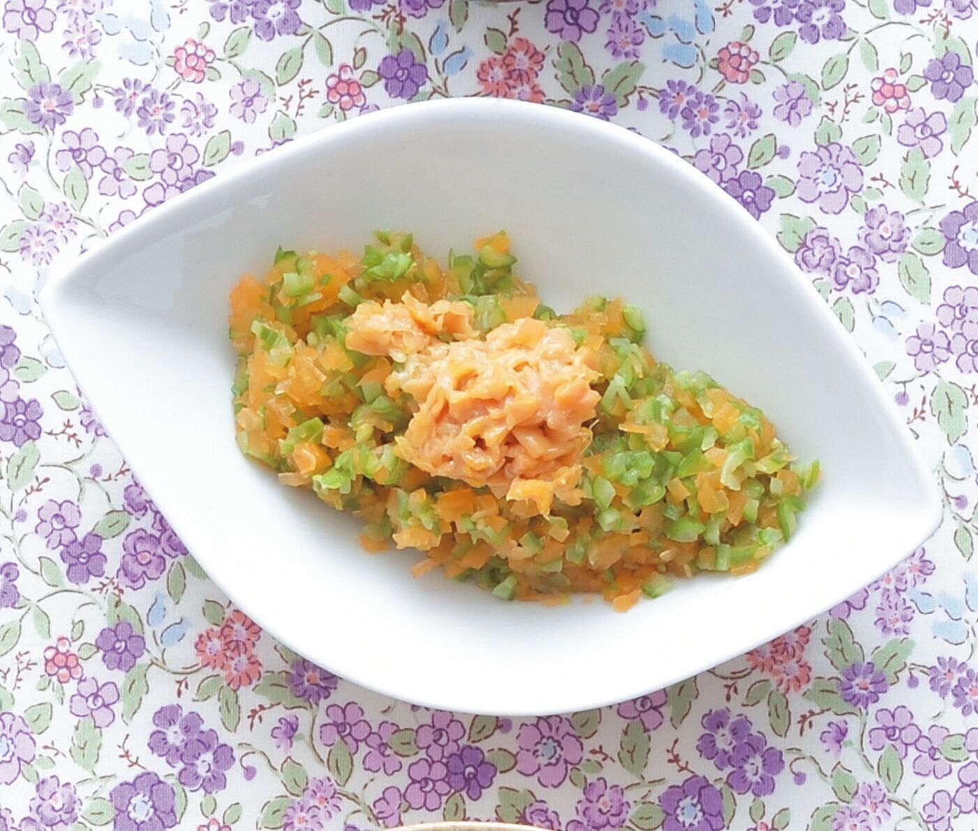 にんじんとさやいんげんの納豆のせ （離乳中期 7～8カ月ごろ）