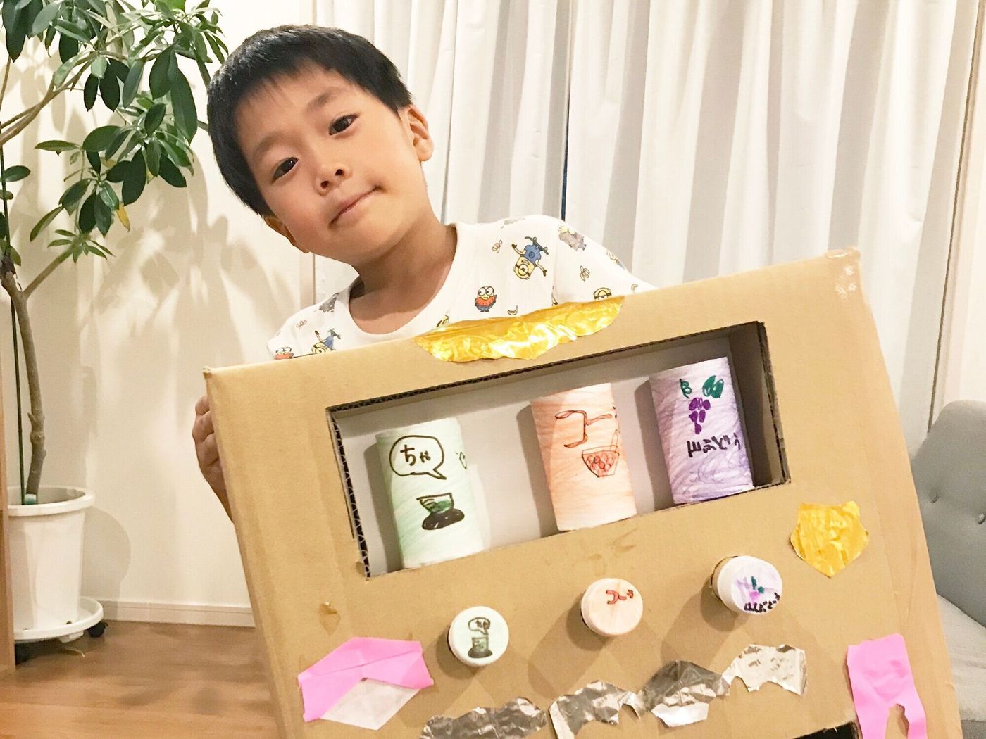 5人のママの収納プロが実践 どんどん増える子どもの作品や思い出の品 こうすればコンパクトに収納できる たまひよ 5人のママの収納プロが実践 どんどん増える子どもの作品や思い出の品 こうすればコンパクトに収納できる たまひよ