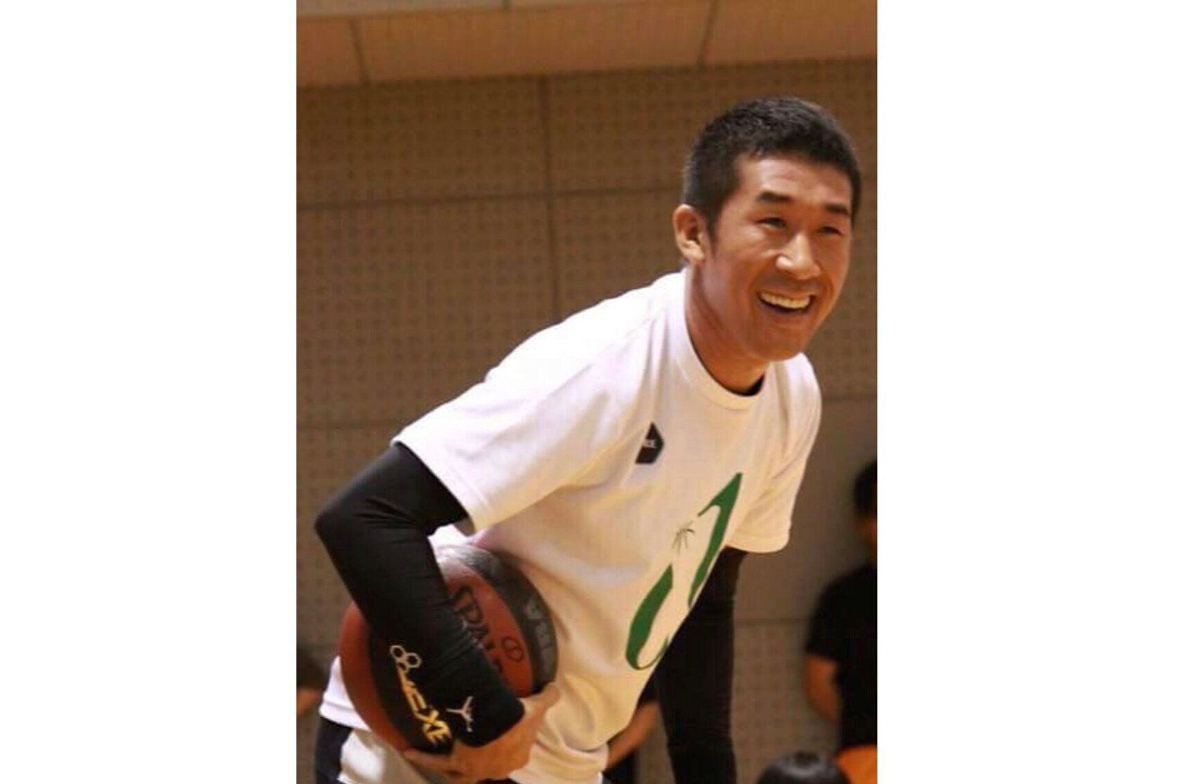 いきいきとバスケットボールをしている田村さん。