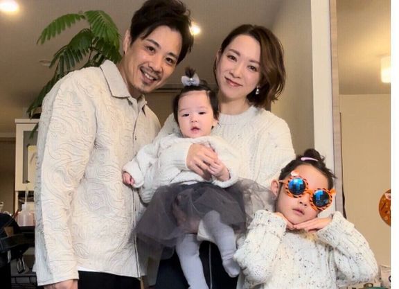 山口美沙さんとライセンス・藤原さんの家族写真