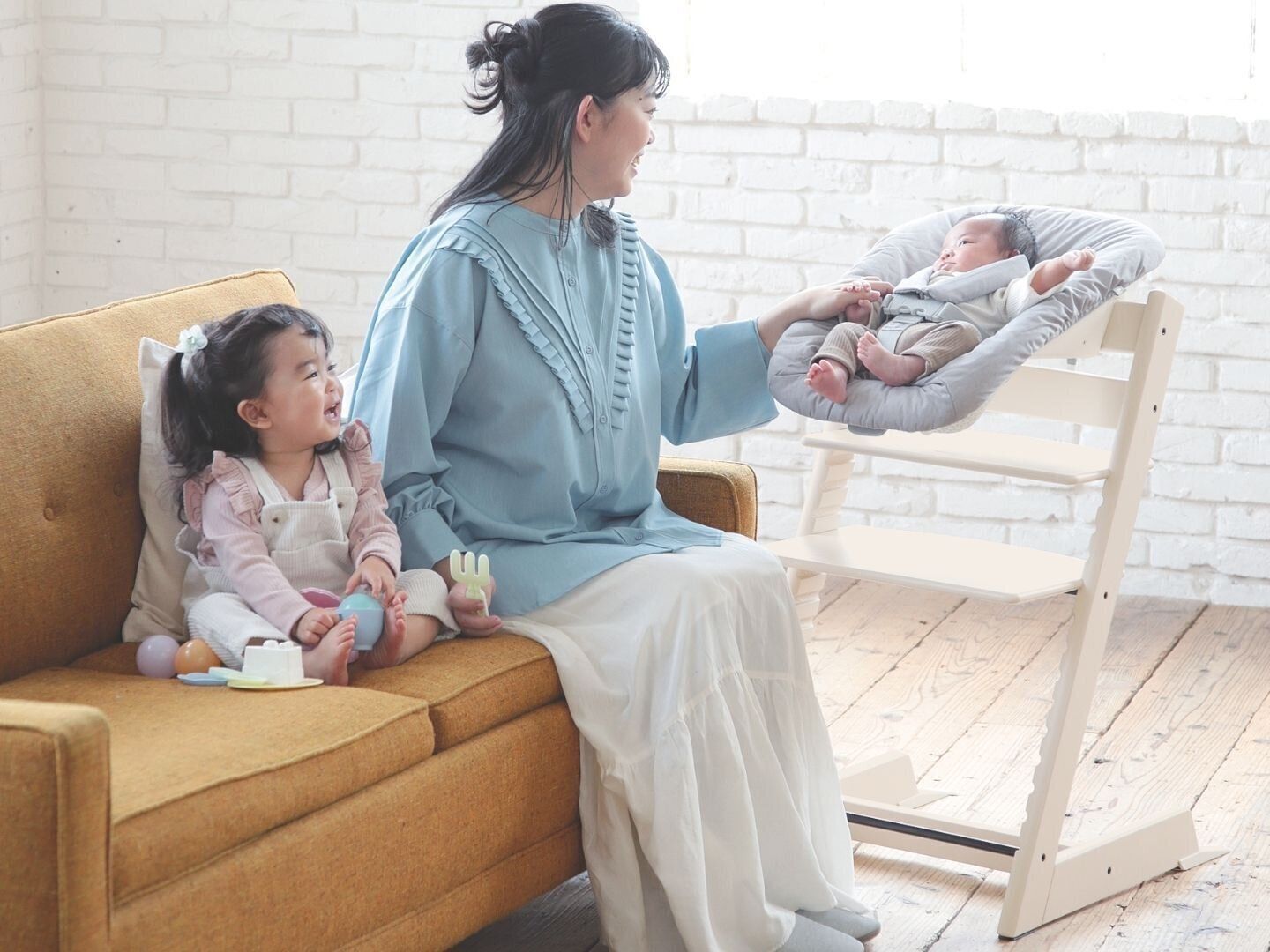 新色テラコッタ　ニューボーンセット＆未使用ベビーセット 新生児から大人まで！赤ちゃんと一緒に成長するハイチェアで家族